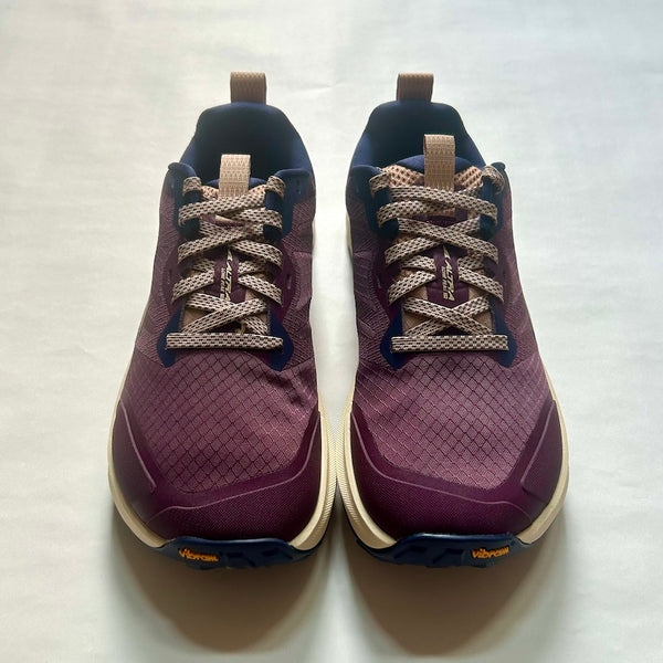 Lone Peak 9+ W（Women’s / Maroon）ALTRA