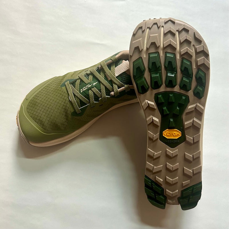 Lone Peak 9+ M（Men’s / Green）ALTRA