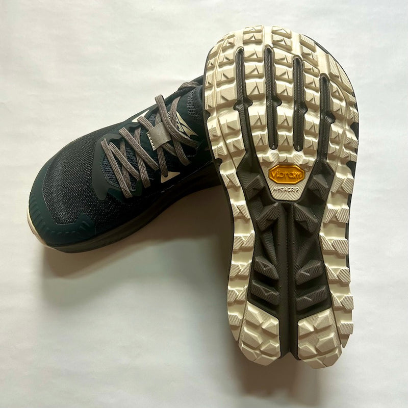 OLYMPUS 275（Men’s / Taupe）ALTRA